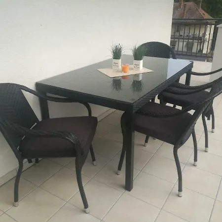 Panoráma Wellness Apartman *